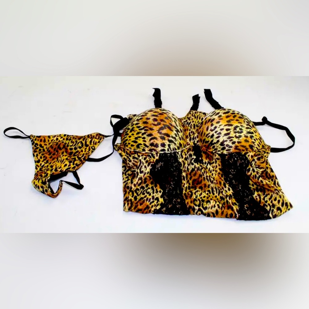 New with tag! 34B Victorias Secret Bra and Panties 2 piece set